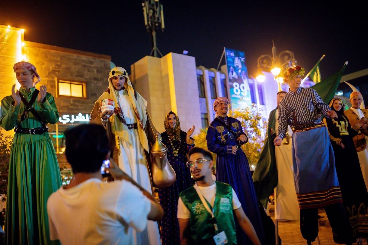 Saudi Arabia Planning To Increase Their Tour Guides